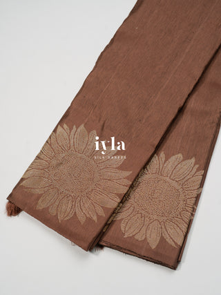 The Sunflower blooms Kanjeevaram in Chestnut Brown